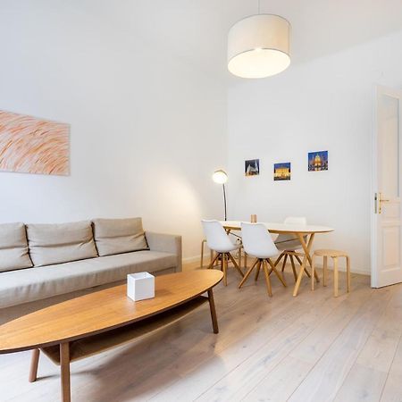 Modernes Apartment Im Charmanten Cottage Viertel ウィーン エクステリア 写真