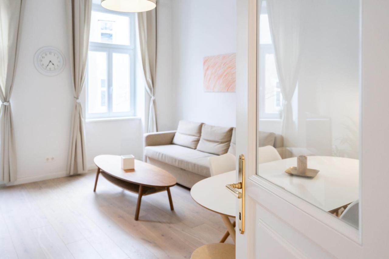 Modernes Apartment Im Charmanten Cottage Viertel ウィーン エクステリア 写真